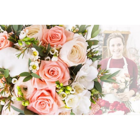 L'Agitateur Floral | image du Bouquet Surprise du fleuriste tons roses et blanc