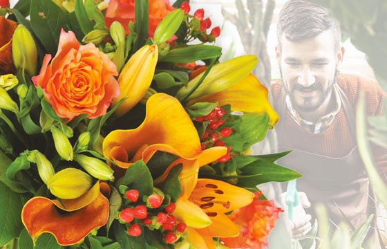 L'Agitateur Floral | image du Bouquet Surprise du fleuriste tons oranges