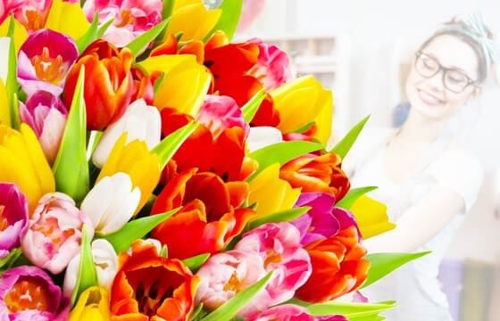 L'Agitateur Floral | image du Bouquet Surprise de Tulipes Colorées