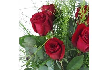 zoom sur le Bouquet champêtre de roses rouges "Athènes" | L'Agitateur Floral