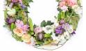 Zoom image de la Couronne champêtre de fleurs pastels "Damona" | L'Agitateur Floral