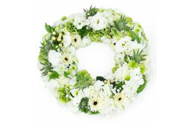 image de la Petite couronne de fleurs blanches "Épona" | L'Agitateur Floral