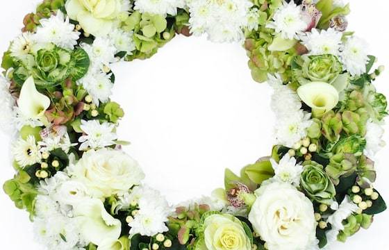 Zoom image Couronne de fleurs piquées "Aristophane" | L'Agitateur Floral