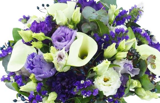 Zoom image principale : Bouquet rond blanc & violet "Ostrava"| L'Agitateur Floral