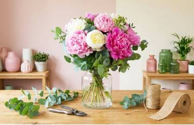 Mise en situation du bouquet de pivoines "Velours de Pivoines" | L'Agitateur Floral