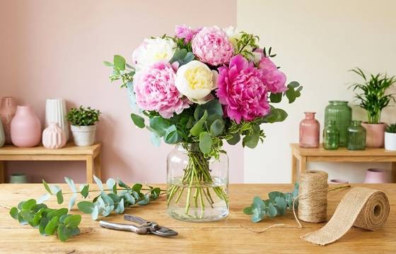 Mise en situation du bouquet de pivoines "Velours de Pivoines" | L'Agitateur Floral