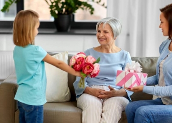 Quelles Fleurs Offrir à sa Grand-Mère pour son Anniversaire ?