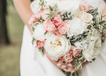 Qui doit acheter le bouquet de la mariée ?
